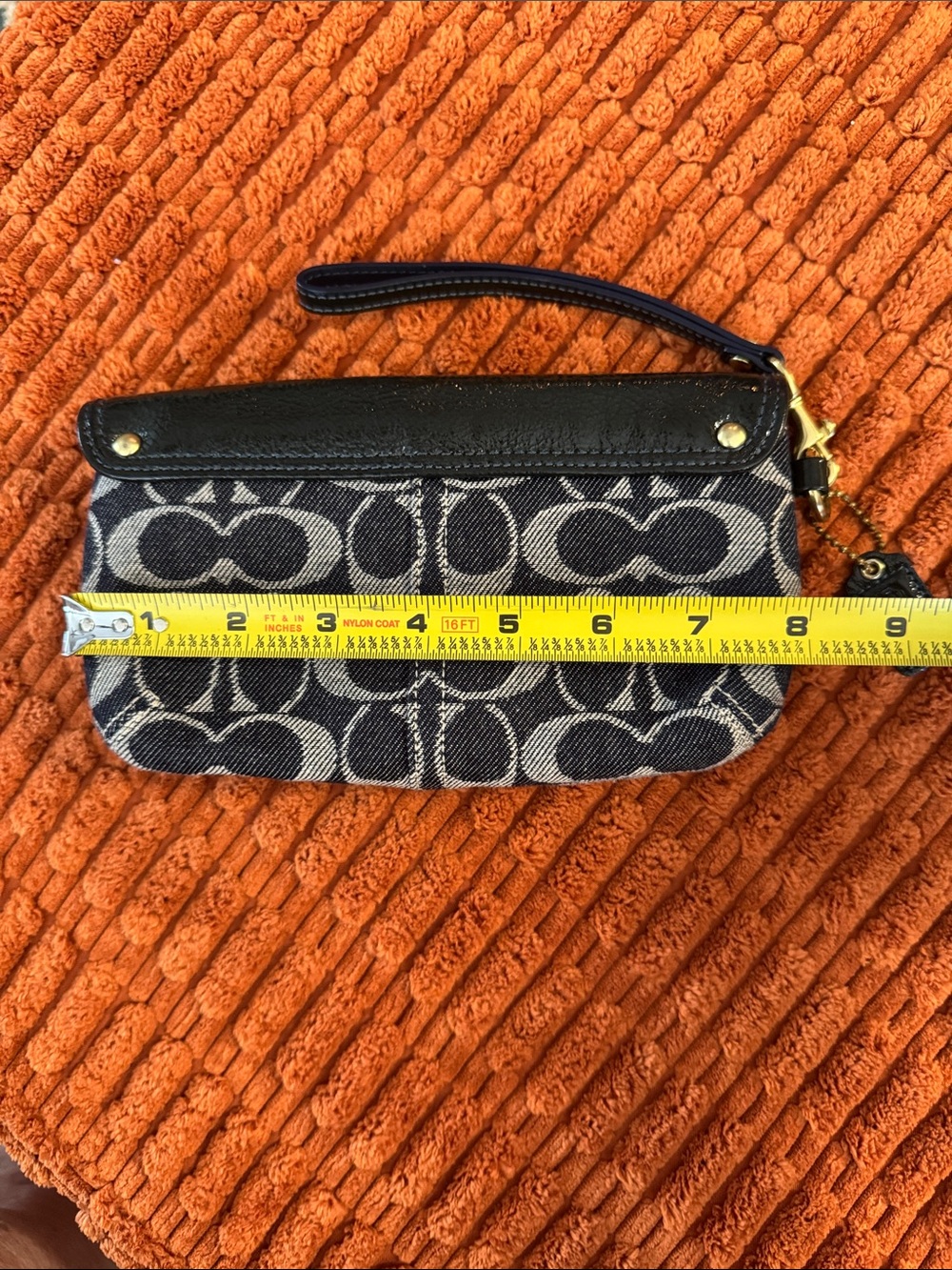 Coach canvas and patent leather Bleecker wristlet with tattersall interior - Picture 5 of 5